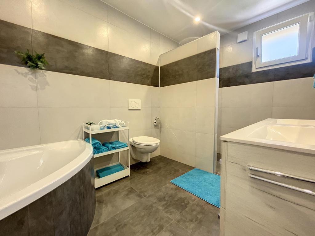 Appartement Moderne Avec Terrasse Et Piscine A Chatel Sur Bex Extérieur photo