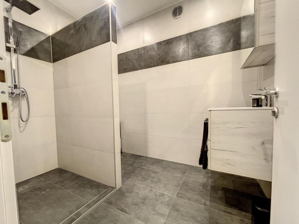 Appartement Moderne Avec Terrasse Et Piscine A Chatel Sur Bex Extérieur photo
