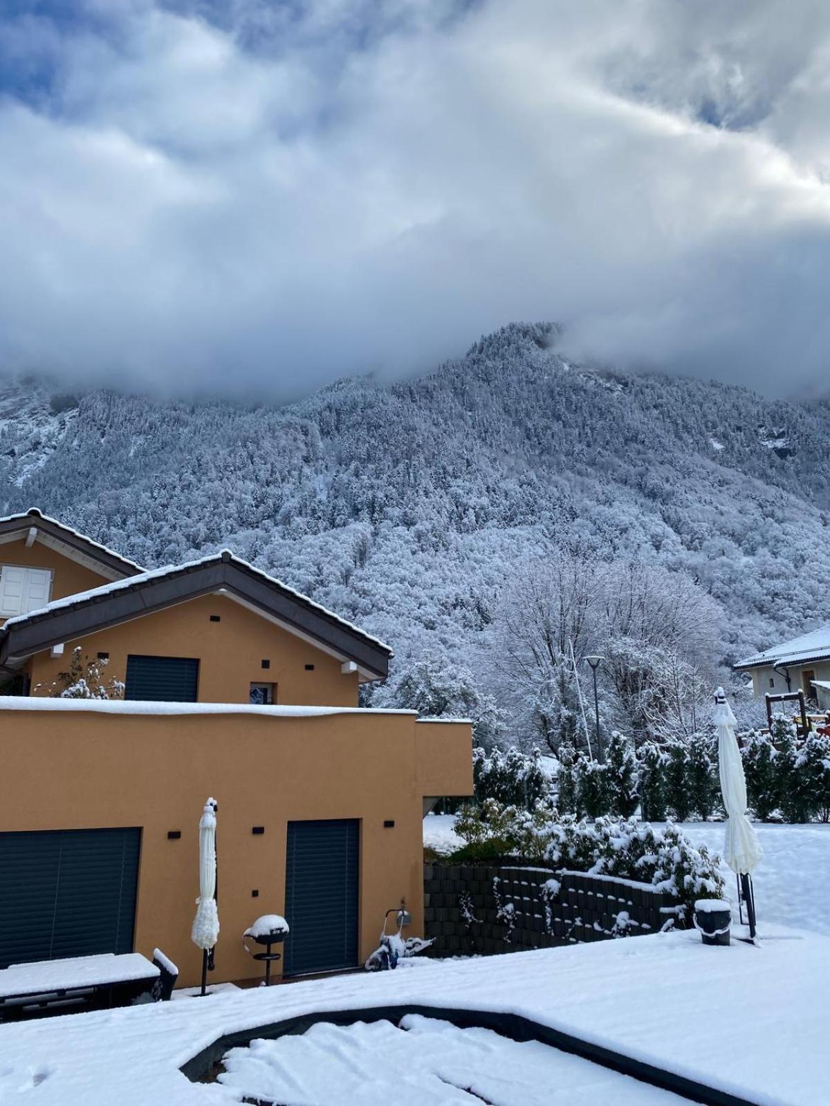 Appartement Moderne Avec Terrasse Et Piscine A Chatel Sur Bex Extérieur photo
